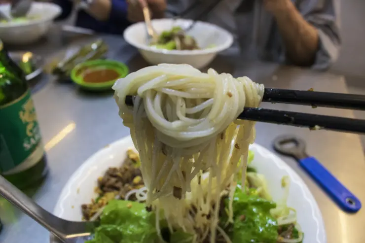 베트남 하노이 여행 ep2 첫째날 일정 (센스파, 분보남보, 성요셉 성당, 콩카페, 문묘, 기찻길 마을, 슬리핑 버스)