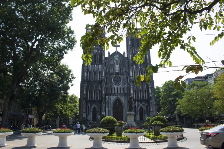 베트남 하노이 여행 ep2 첫째날 일정 (센스파, 분보남보, 성요셉 성당, 콩카페, 문묘, 기찻길 마을, 슬리핑 버스)