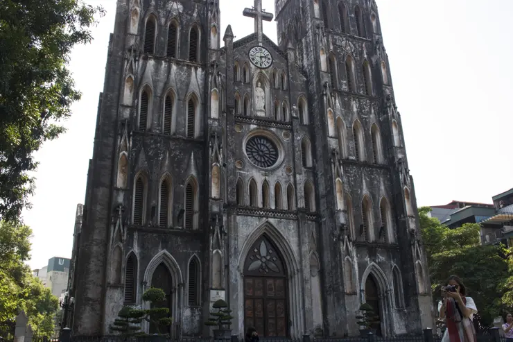 베트남 하노이 여행 ep2 첫째날 일정 (센스파, 분보남보, 성요셉 성당, 콩카페, 문묘, 기찻길 마을, 슬리핑 버스)