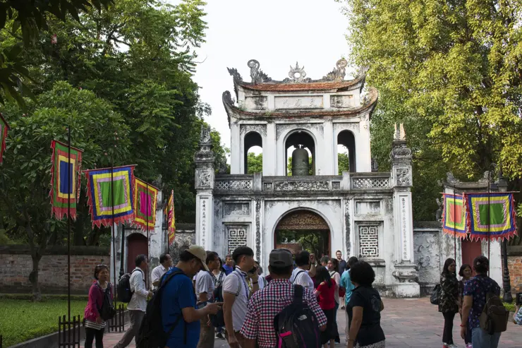 베트남 하노이 여행 ep2 첫째날 일정 (센스파, 분보남보, 성요셉 성당, 콩카페, 문묘, 기찻길 마을, 슬리핑 버스)