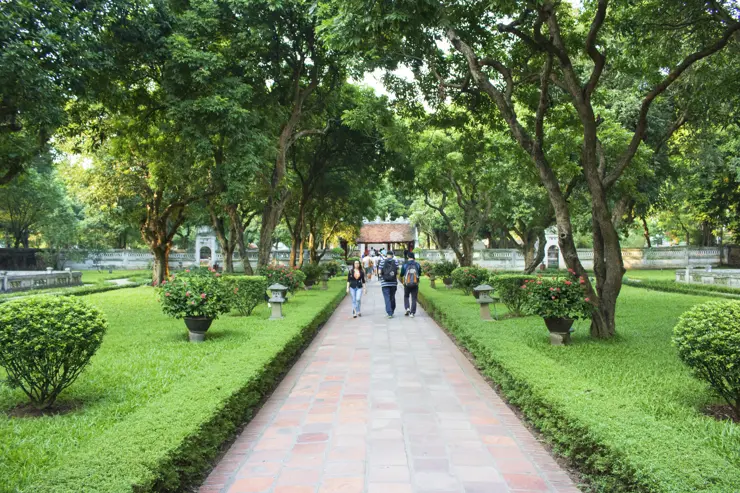 베트남 하노이 여행 ep2 첫째날 일정 (센스파, 분보남보, 성요셉 성당, 콩카페, 문묘, 기찻길 마을, 슬리핑 버스)