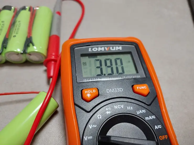 블랙앤데커 호루라기 무선청소기 배터리 셀프 교체 (Battery Replacement BLACK+DECKER BDH2000PL MAX Lithium Pivot Vacuum, 20-volt )