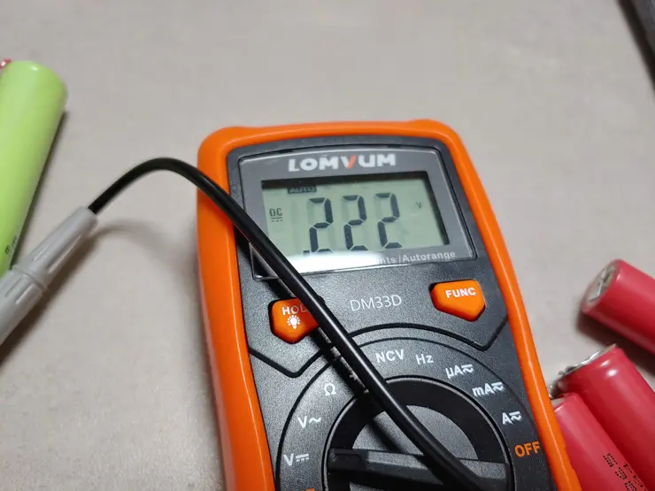 블랙앤데커 호루라기 무선청소기 배터리 셀프 교체 (Battery Replacement BLACK+DECKER BDH2000PL MAX Lithium Pivot Vacuum, 20-volt )