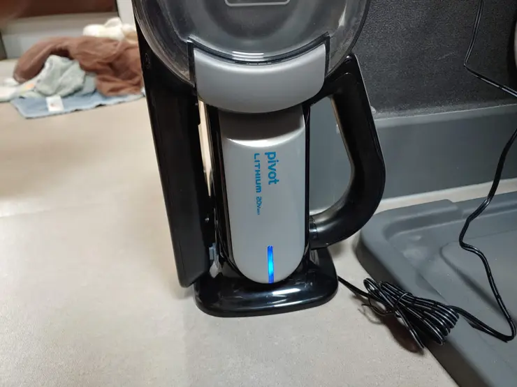 블랙앤데커 호루라기 무선청소기 배터리 셀프 교체 (Battery Replacement BLACK+DECKER BDH2000PL MAX Lithium Pivot Vacuum, 20-volt )