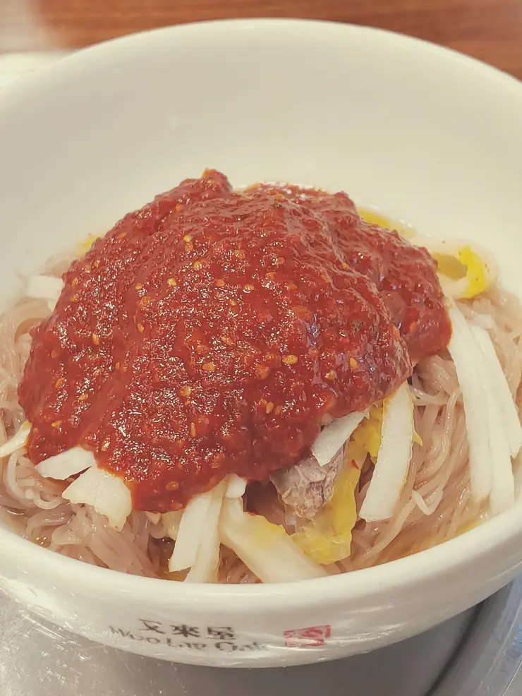 우래옥 (又來屋), 평양냉면 면발은 쫄깃 국물은 단백