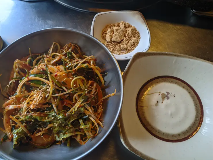 이문시장 “10년 전 가격 그대로” 외대 맛집 마약 삼겹살 훈제 삼겹살