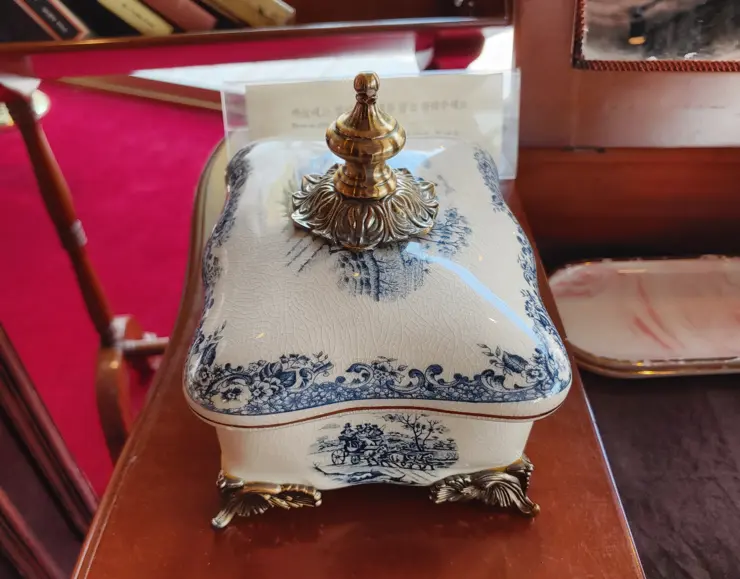 호텔 세느장 카페, 익선동 뉴트로 감성 카페