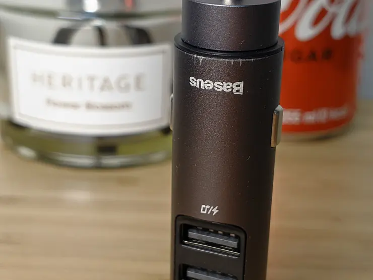 자동차 시거잭 Baseus BS-01 블루투스 FM 트랜스미터 MP3플레이어 USB 고속 충전기