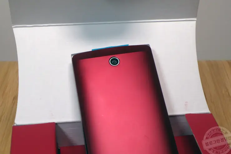 와인폰 3G 폴더폰, 수납장 구석에서 발견 LG-T390K 뒷북 리뷰