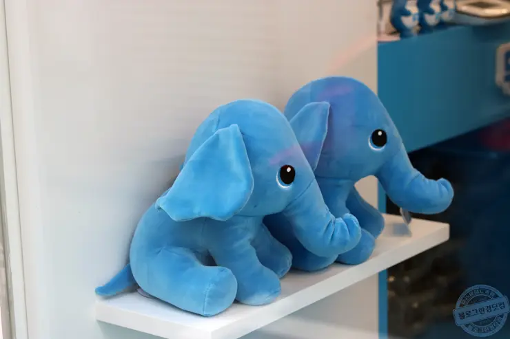 두껍상회 성수동 레트로 감성 추억소환 어른이 진로소주 문방구 방문후기