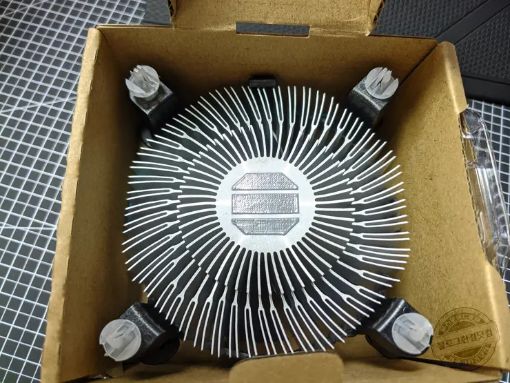 CPU 업그레이드 i3-8100에서 i7-9700 (HP 590-p0033w)