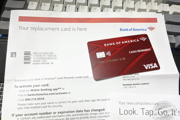 카드가 담긴 봉투