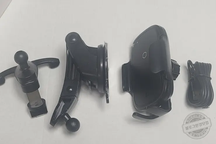 Baseus 자동차 고속 무선충전기 Baseus 15W Light Electric Holder Wireless Charger 알리익스프레스 내돈내산 구매후기