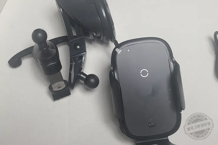 Baseus 자동차 고속 무선충전기 Baseus 15W Light Electric Holder Wireless Charger 알리익스프레스 내돈내산 구매후기
