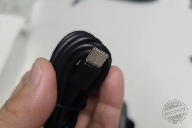 Baseus 자동차 고속 무선충전기 Baseus 15W Light Electric Holder Wireless Charger 알리익스프레스 내돈내산 구매후기