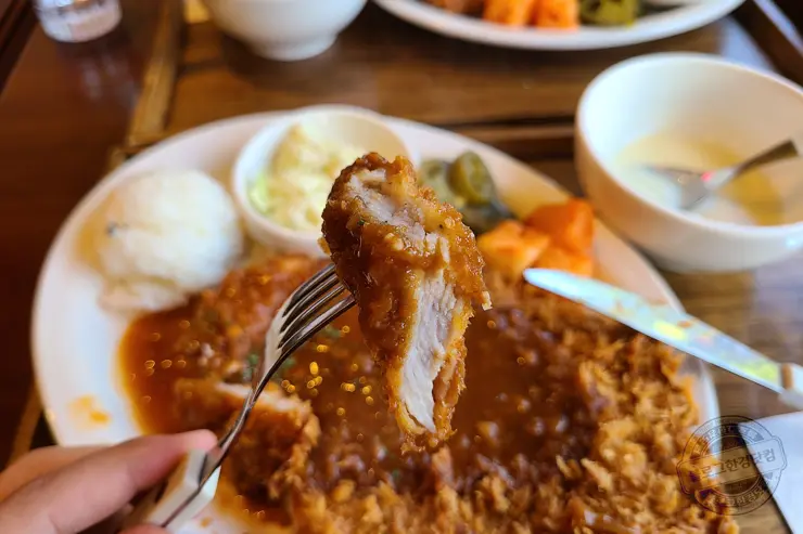 서울 종로구 부암동 가을 나들이 청운도서관, 윤동주문학관, 부암동돈가스