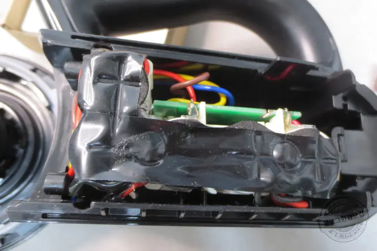 블랙앤데커 호루라기 무선청소기(BDH2000PL) HG2 18650배터리 셀프 교체