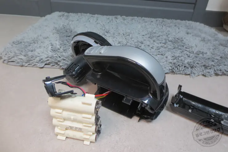 블랙앤데커 호루라기 무선청소기(BDH2000PL) HG2 18650배터리 셀프 교체