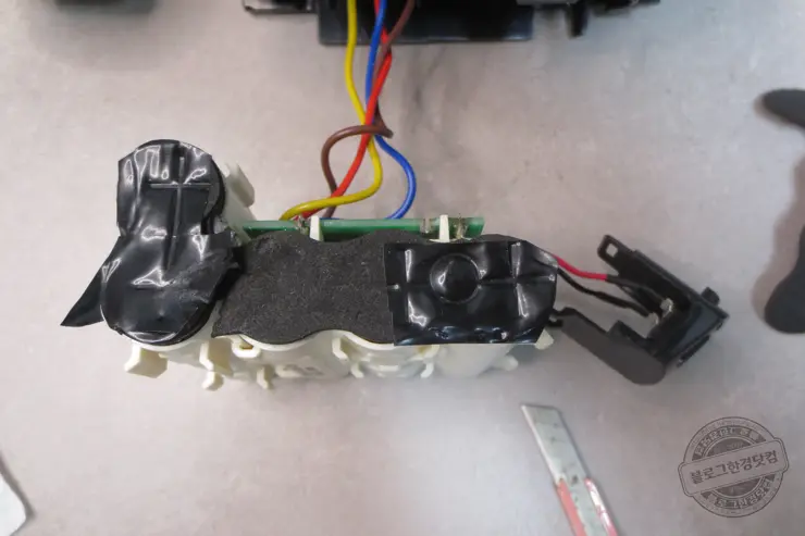 블랙앤데커 호루라기 무선청소기(BDH2000PL) HG2 18650배터리 셀프 교체