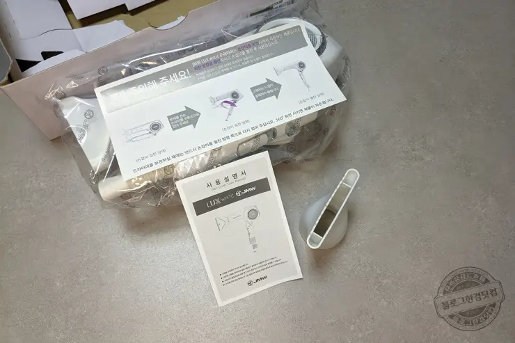 JMW Lux White 접이식 헤어드라이기 MF6002B 1700W BLDC 모터 내돈내산