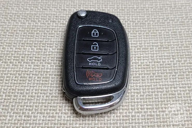 현대 쏘나타 뉴 라이즈 자동차키 배터리 교체 방법