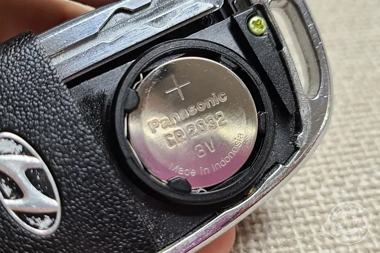 현대 쏘나타 뉴 라이즈 자동차키 배터리 교체 방법