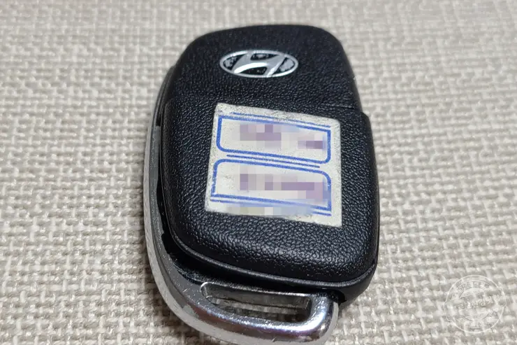 현대 쏘나타 뉴 라이즈 자동차키 배터리 교체 방법