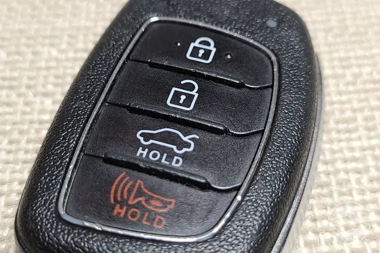 현대 쏘나타 뉴 라이즈 자동차키 배터리 교체 방법