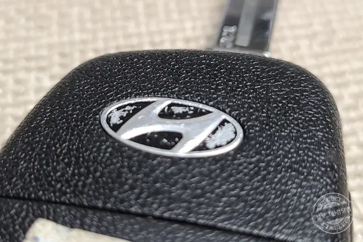 현대 쏘나타 뉴 라이즈 자동차키 배터리 교체 방법