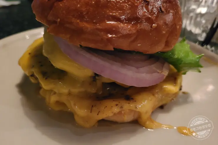 더백푸드트럭 미국식 오리지날 버거 해방촌 뷰맛집 맛있는녀석들 223회 방영 내돈내먹
