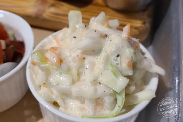 더보일러’s 미국식 바베큐 용산 BBQ 전문점 맛있는녀석들 320회 방영 “맛은 좋은데 서비스는 글쎄” 내돈내먹 후기