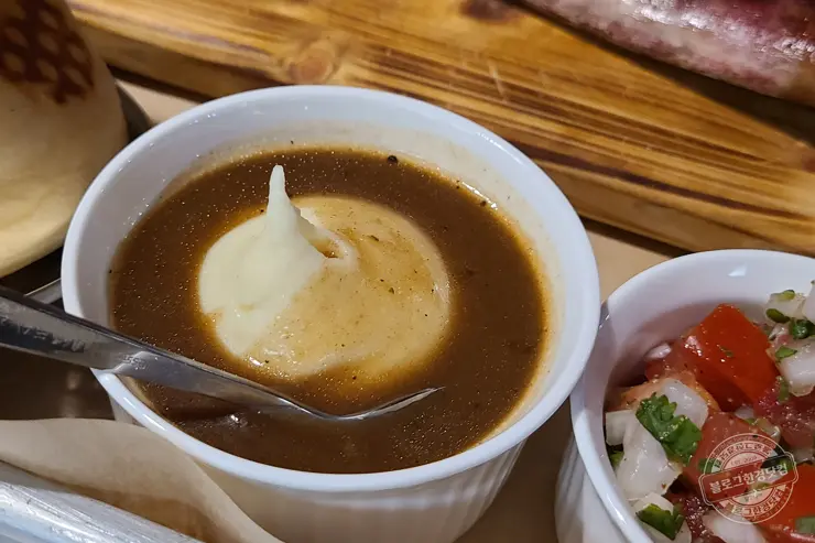 더보일러’s 미국식 바베큐 용산 BBQ 전문점 맛있는녀석들 320회 방영 “맛은 좋은데 서비스는 글쎄” 내돈내먹 후기