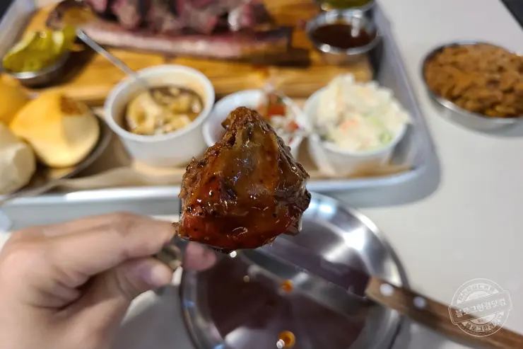 더보일러’s 미국식 바베큐 용산 BBQ 전문점 맛있는녀석들 320회 방영 “맛은 좋은데 서비스는 글쎄” 내돈내먹 후기