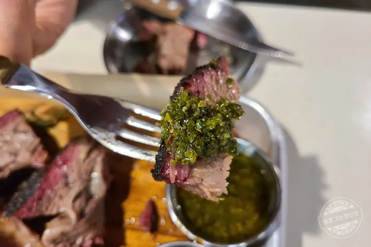 더보일러’s 미국식 바베큐 용산 BBQ 전문점 맛있는녀석들 320회 방영 “맛은 좋은데 서비스는 글쎄” 내돈내먹 후기