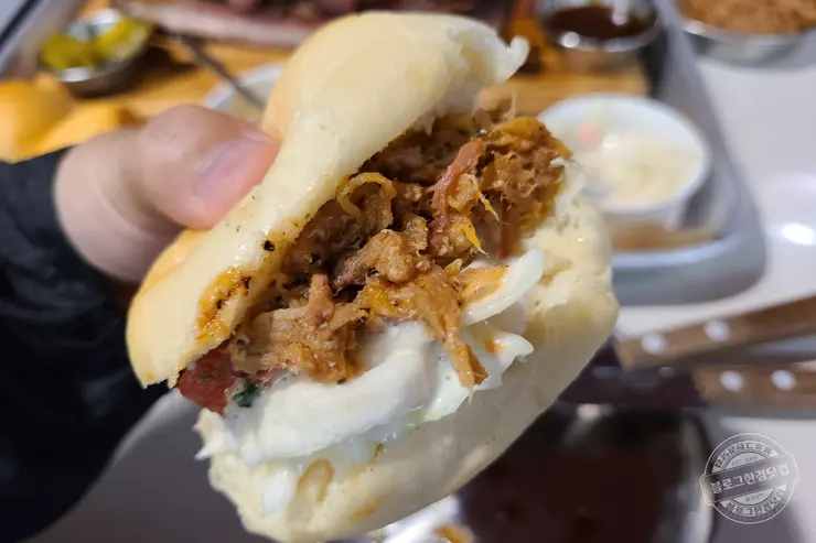 더보일러’s 미국식 바베큐 용산 BBQ 전문점 맛있는녀석들 320회 방영 “맛은 좋은데 서비스는 글쎄” 내돈내먹 후기