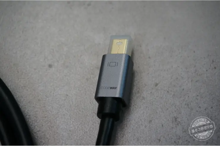 [코드웨이]Mini DP to HDMI 케이블 (4K UHD(3840X2160)/4K@60Hz/ Mini DP v1.4 to HDMIv2.0)