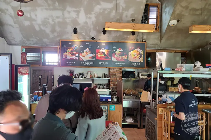 라모스버거 춘천 수제버거 추천 맛집 빵부터 패티 소스 까지 모든 걸 직접 손으로 내돈내먹