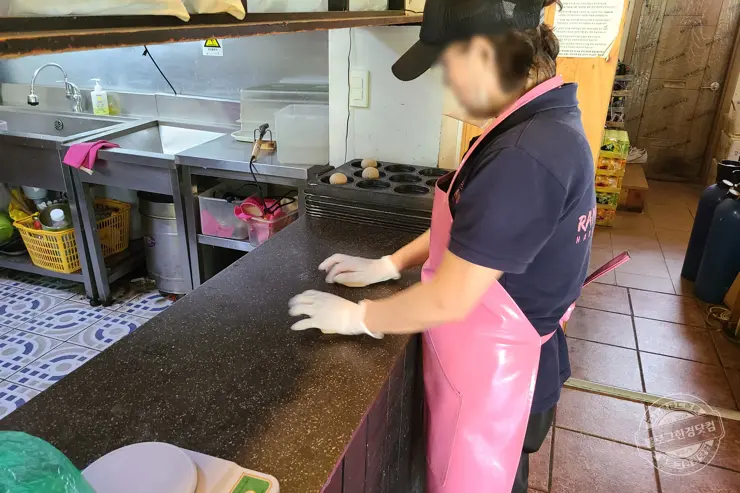 라모스버거 춘천 수제버거 추천 맛집 빵부터 패티 소스 까지 모든 걸 직접 손으로 내돈내먹