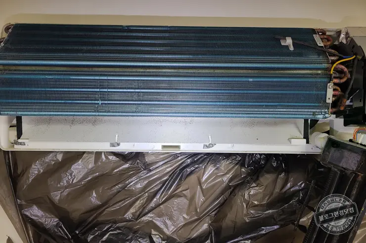 위니아 벽결이 에어컨 셀프 청소 블로워까지 곰팡이 제거  10만원 아낌