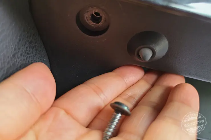 SM7 뉴아트 에어컨필터 셀프 교체 (Bosch S 4341)