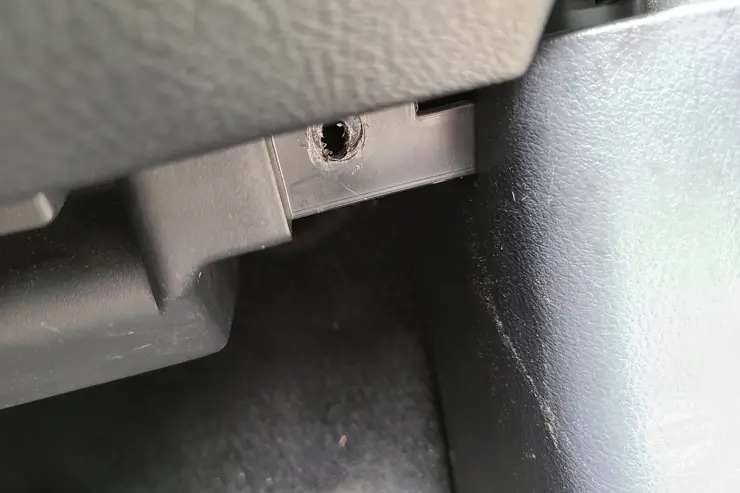 SM7 뉴아트 에어컨필터 셀프 교체 (Bosch S 4341)