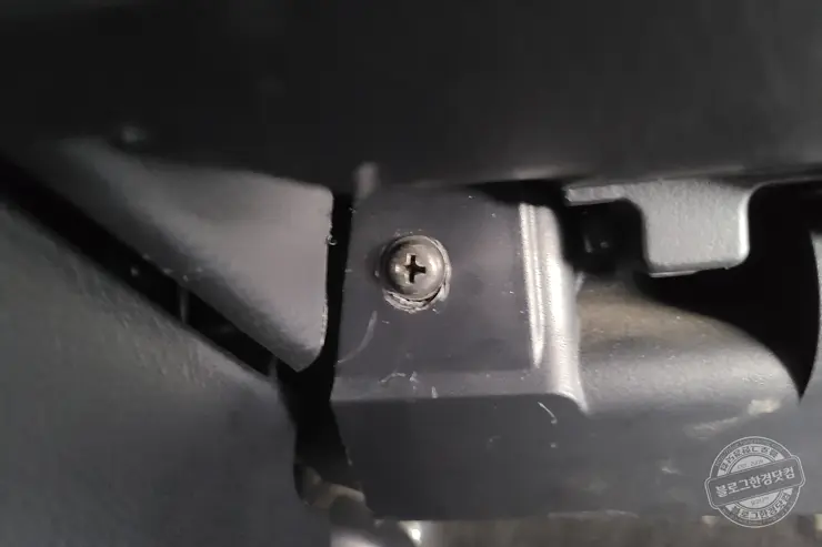 SM7 뉴아트 에어컨필터 셀프 교체 (Bosch S 4341)