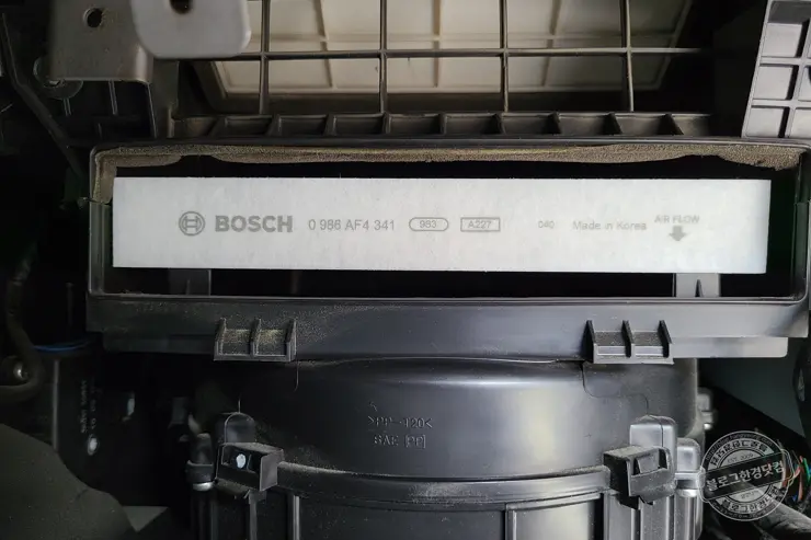 SM7 뉴아트 에어컨필터 셀프 교체 (Bosch S 4341)