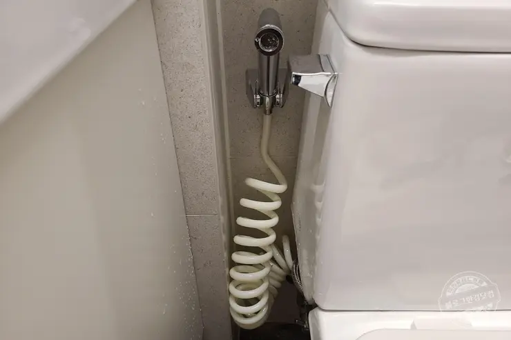 화장실 변기 청소샤워기 핸드비데 설치 DIY 내돈내산