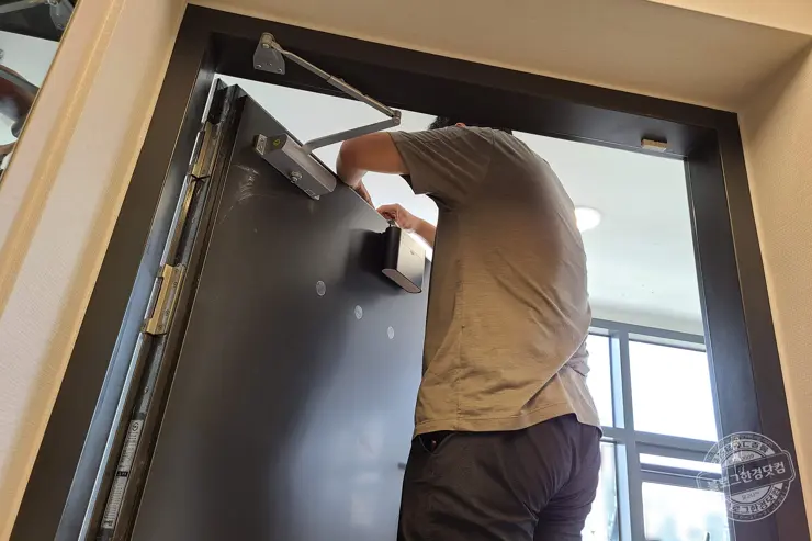 ADT 캡스홈 도어가드 가정용 현관문 CCTV 이전설치 기기 무료 변경 (6개월 무료 체험 이벤트)