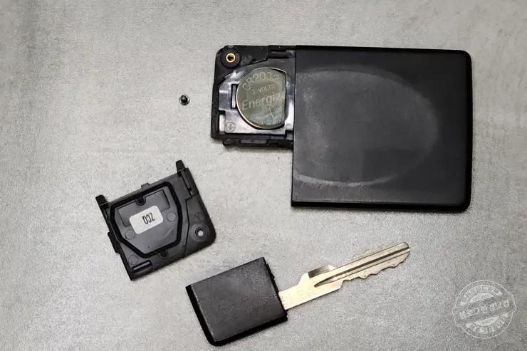 르노삼성 SM7 뉴아트 (SM5 뉴임프레션) 스마트키 배터리 교체 방법