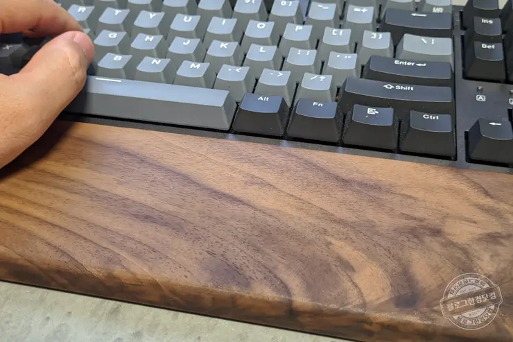 호두나무 원목 키보드 팜레스트(손목받침대)와 Aviator 코일 USB 케이블 알리익스프레스 구매 후기 내돈내산