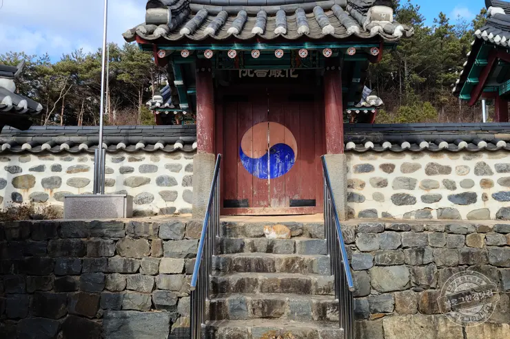 충남 보령 여행 가볼만한 명소 원산도, 충청수영성, 화암서원, 천북 청보리밭 폐목장