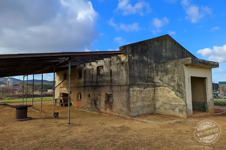 충남 보령 여행 가볼만한 명소 원산도, 충청수영성, 화암서원, 천북 청보리밭 폐목장