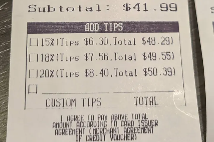 미국 팁문화 레스토랑 종업원 팁 신용카드로 주는 방법